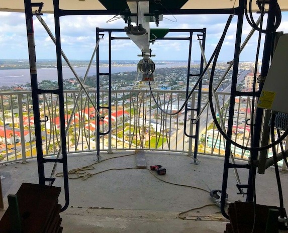BETAMAX PORTABLE LEO HOIST BALCONY PIC